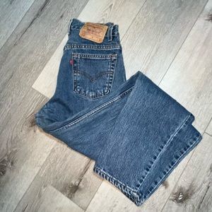 Vintage Levi’s Slim fit Tapered Leg 512 size 6 jeans
